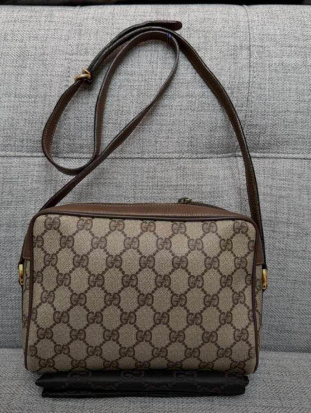 Gucci Brown GG Supreme Canvas Crossbody , With Brown Oreginal Dust Bag . - Picture 2 of 15